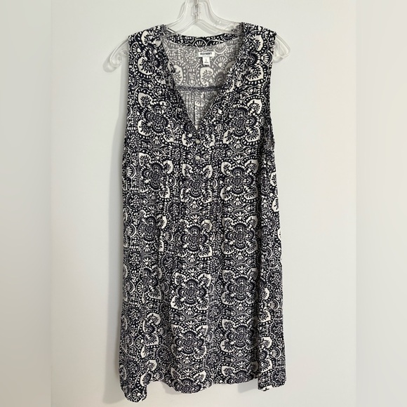 Old Navy Large 100% Rayon Navy/White Floral Tunic Tank Shift Sun Dress Vacation - Picture 1 of 9
